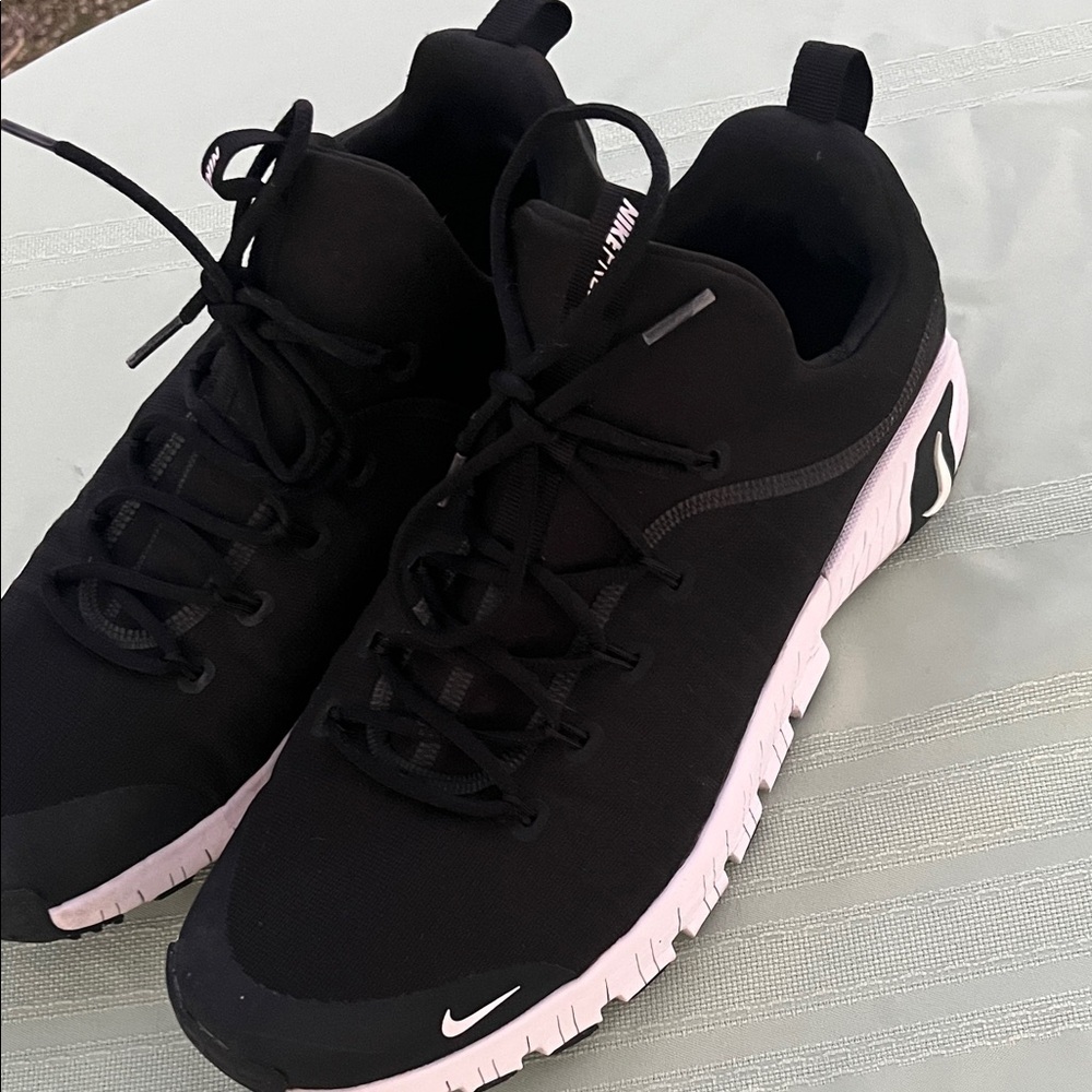 Nike Men’s Black Sneakers with white Outsole Size 15